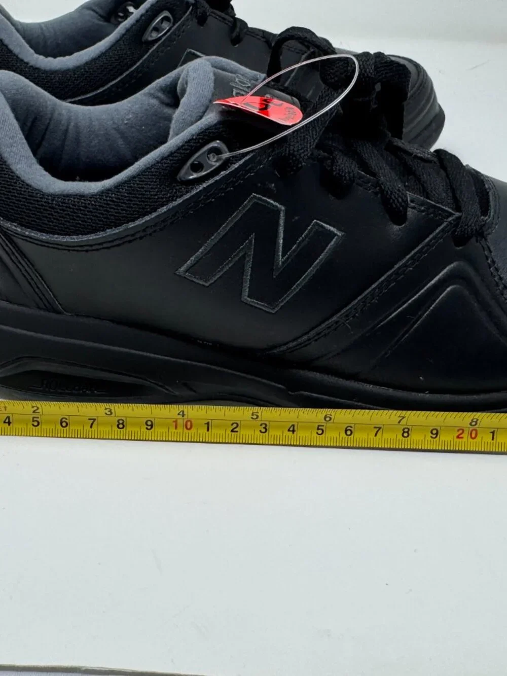 New Balance 813 Black Leather Walking Shoes Rollbar Wide 2E NWT 9.5